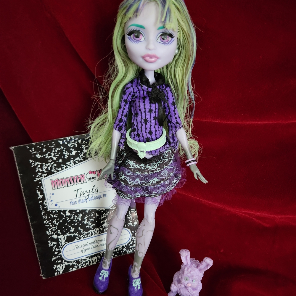 Monster High Twyla 13 Wishes Doll (2013) Out Of Box